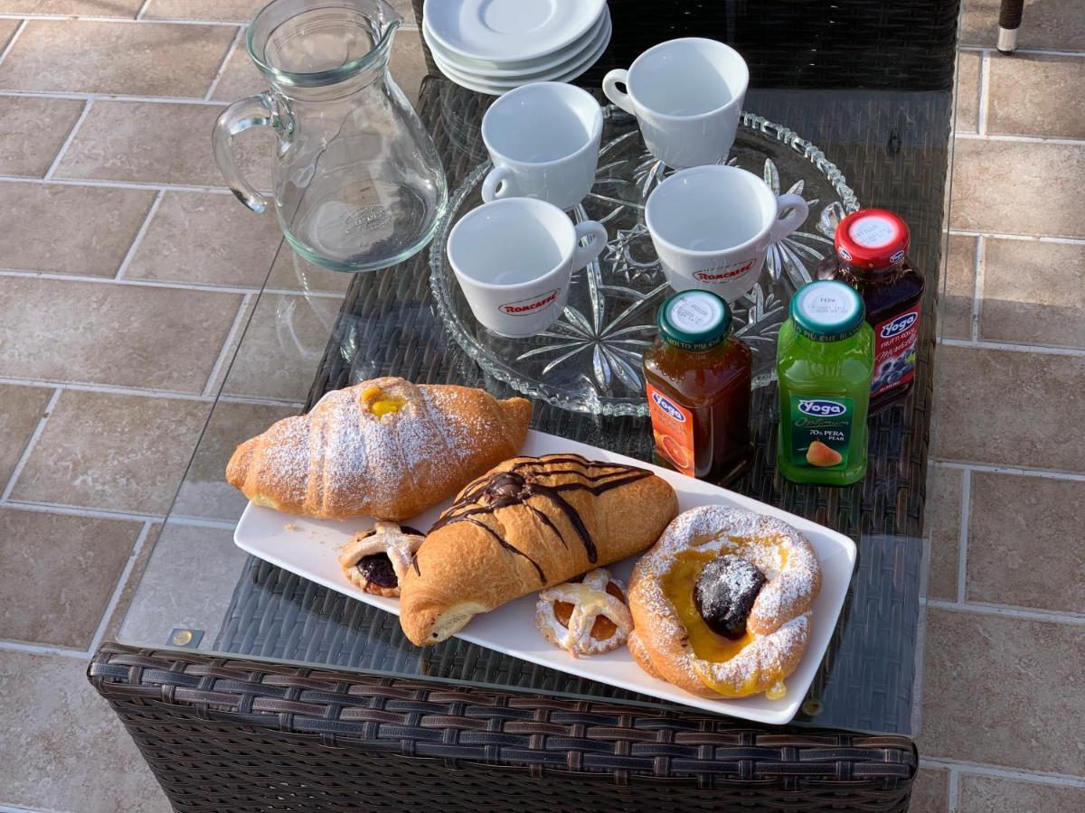 Rooms & Breakfast La Filigrana ファブリアーノ エクステリア 写真
